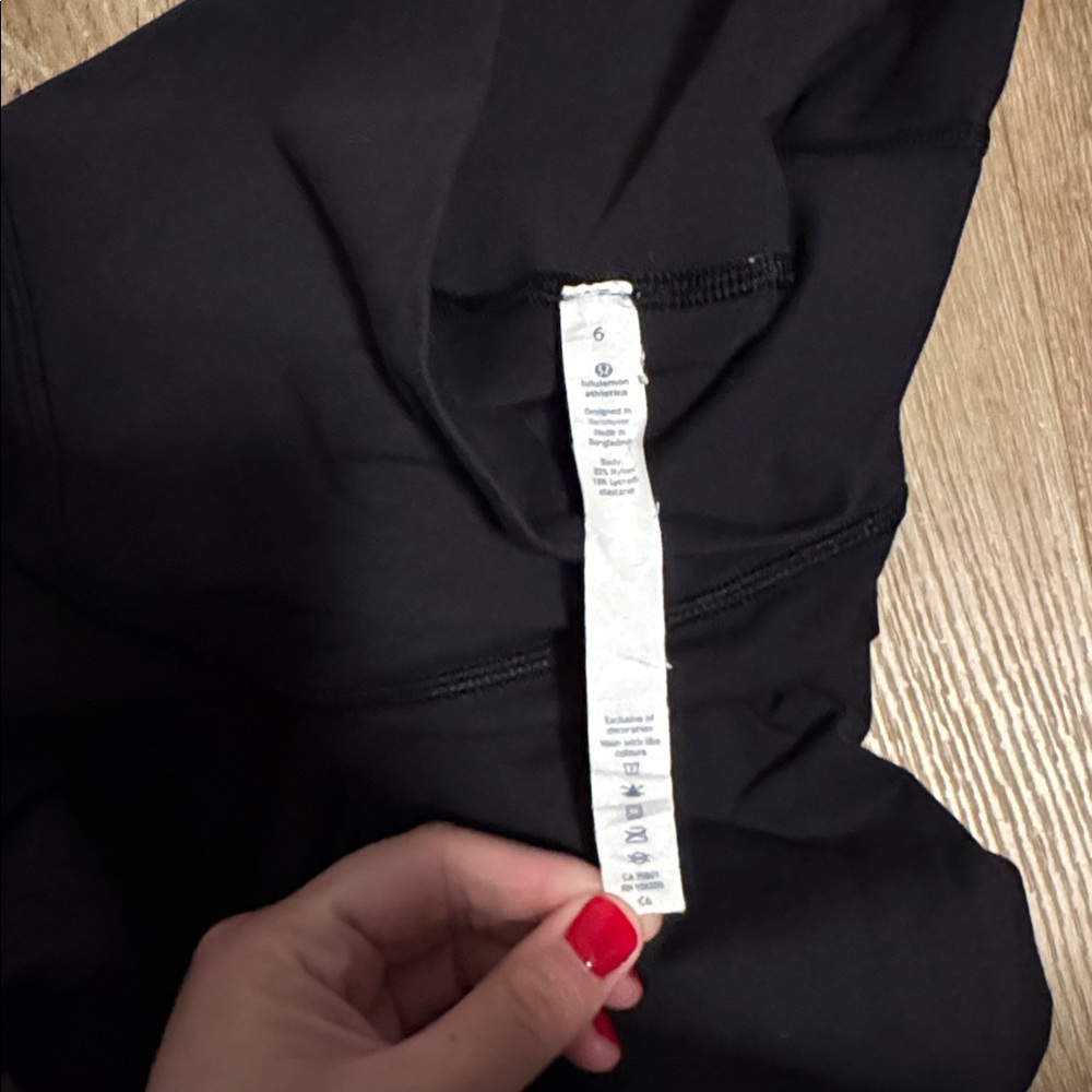 lululemon Wunder Under - Picture 2 of 3